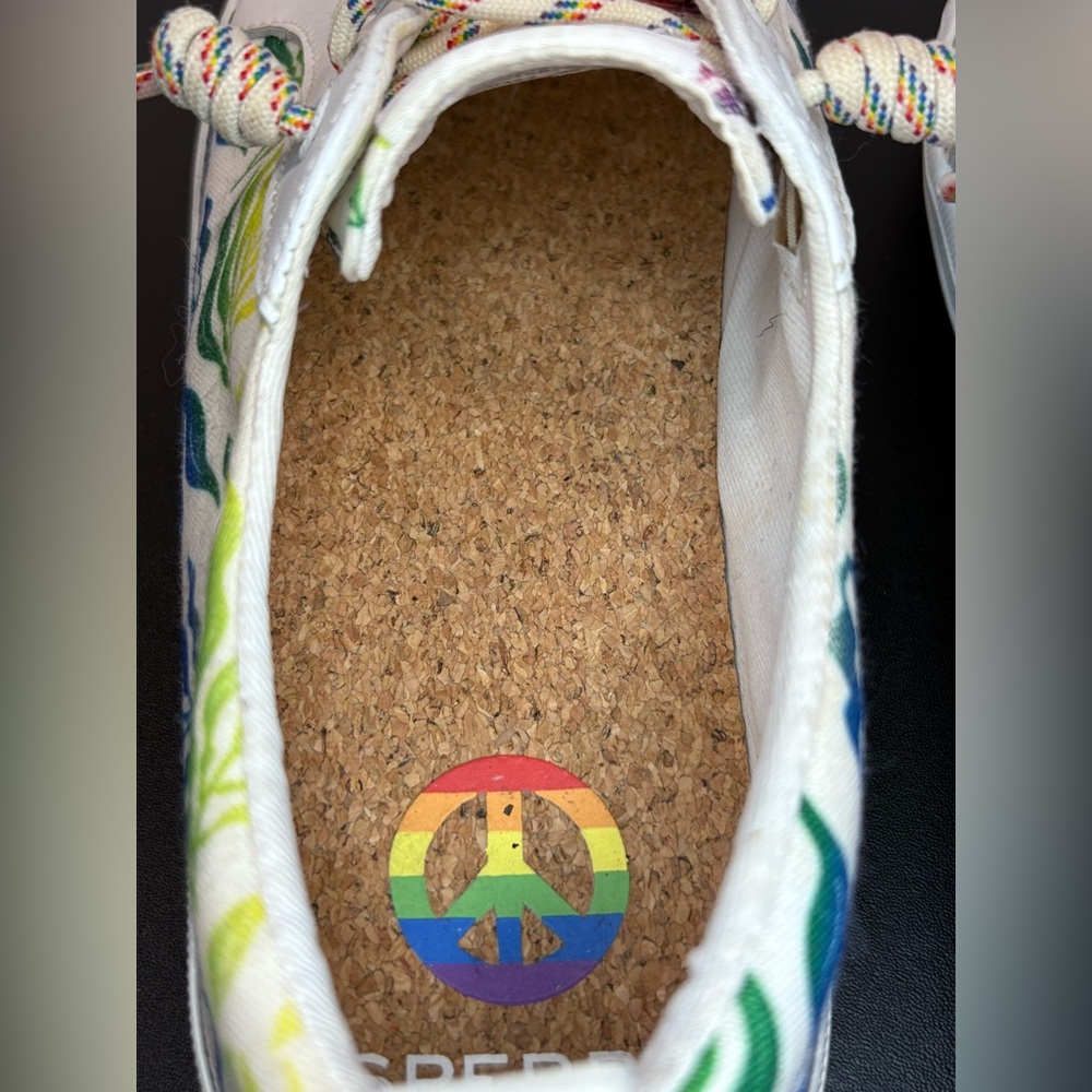 Sperry Pride Rainbow Leaf Print Lace Up Sneakers Women’s size 8 - Picture 6 of 8